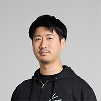 内田 凌 氏